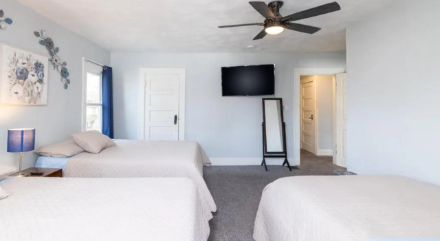 5 Bedroom 3200 Square Foot House for Downtown Travelers
