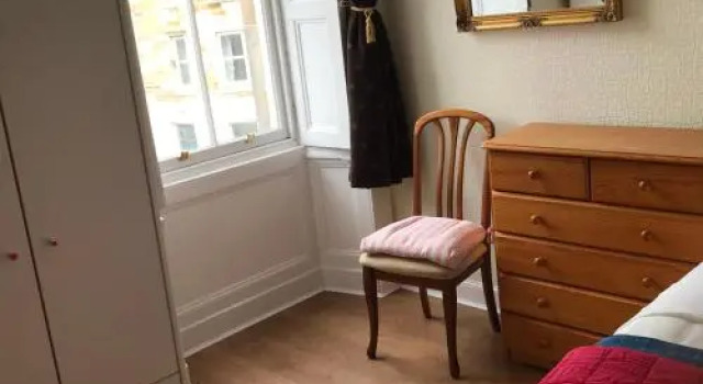 Apartment Newington Area