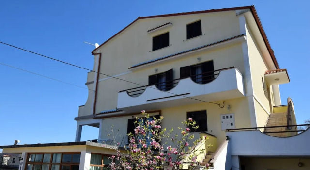 Apartments Petrica, Prenota Appartamento Hotel a Isole Quarnerine con parcheggio, Parcheggio