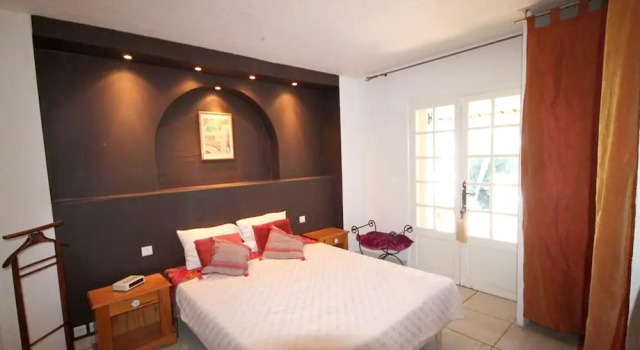 Villa With 5 Bedrooms In Antibes With Shared Pool And Enclosed Garden 1 Km From The Beach, Забронировать Вилла Отели Приморских Альпы с бассейном, Бассейн