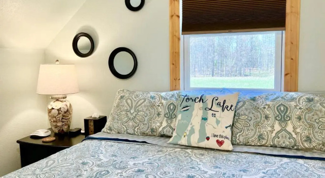 Люкс The Torch Lake Bed and Breakfast