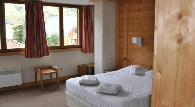 Appartement Les Deux Alpes, 4 pièces, 8 personnes - FR-1-348-174, Забронировать Апартаменты/квартира Отели Ле-дез-Альп с парковкой, рядом с Гондольный подъемник Валле Бланш, Парковка