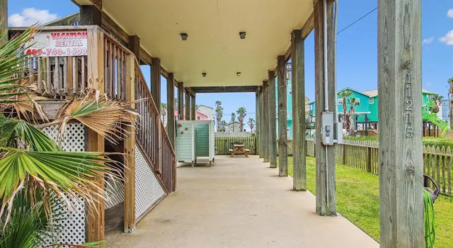 Коттедж с 3 комнатами с балконом Sunny Beach Sandcastle Cottage