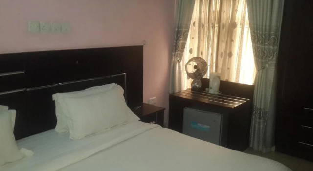 Pine Crest Exclusive Hotel & suite, Prenota Hotel Hotel a Bwari con parcheggio, Parcheggio
