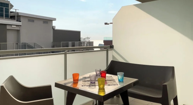 Апартаменты Well-equipped Flat Just 50m From the Beach