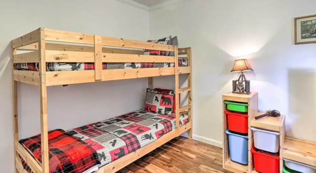 Hot Tub & Patio: Pet-friendly Cabin in Munds Park!, Book Hotel Munds Park Arizona