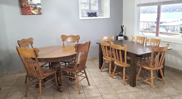 Коттедж Newly Updated Interior, Sunroom w/ Hot Tub, Deck, Deep Water Dock, Boat & PWC Slips
