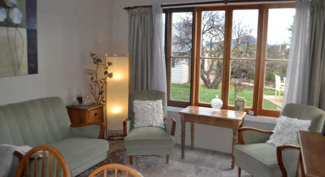 Mulberry Cottage Unique B&B Accommodation, Забронировать Отель «постель и завтрак» Ричмонд Hobart Surrounds, рядом с Bonorong Wildlife Centre