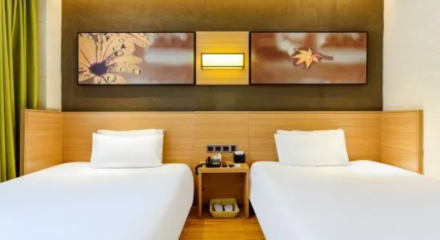 Люкс Deluxe IU Hotels·Xingyi Sports Center