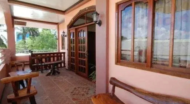 J-Lais Balai Turista Hotel, Prenota Hotel Città di Puerto Princesa 