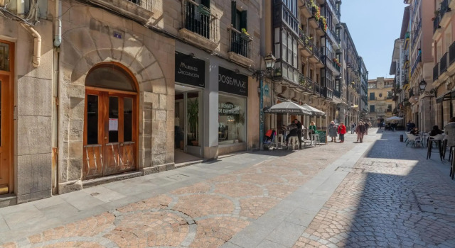 NEW! Lovely 3-Bedroom Loft in Bilbao, Book Hotel Bilbao 