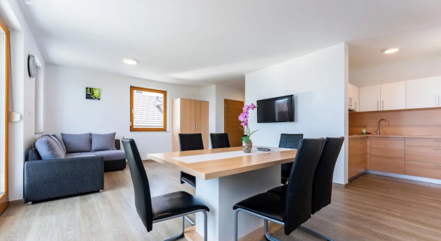 Апартаменты Comfort с балконом и с видом на горы PJ Apartments & Wellness