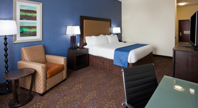 Holiday Inn Express & Suites Davenport by IHG
