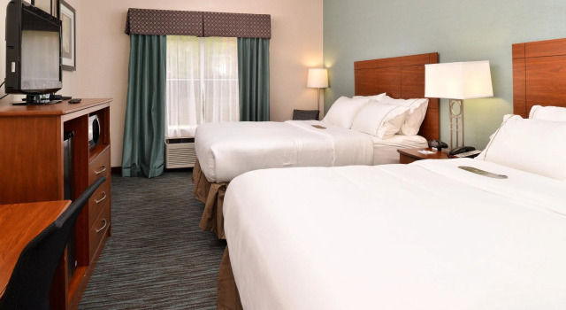Четырёхместный номер Standard Holiday Inn Express & Suites St Marys by IHG