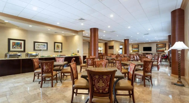 Люкс Hawthorn Extended Stay by Wyndham West Palm Beach Airport