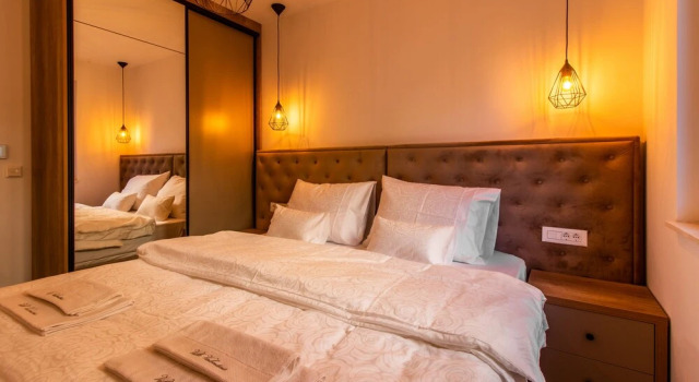 Апартаменты Comfort Цокольный этаж с видом на внутренний двор Beach Villa Valentina