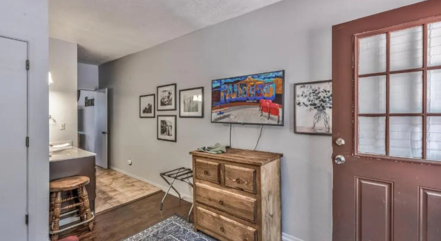 Cozy Up Haus, 3BRs, Game Room, Deck, Wi-Fi, Sleeps 8, Varaa Hotelli Alto New Mexico