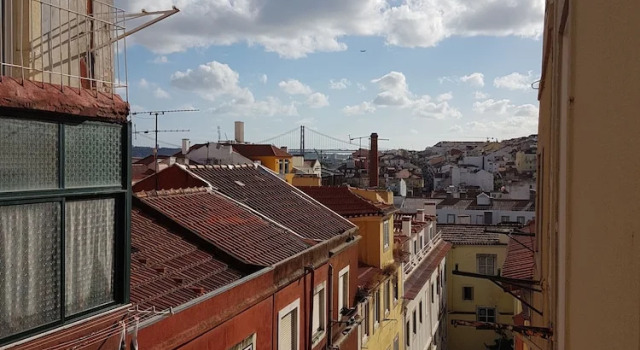 Apartment with Balcony in the Heart of Lisbon, Забронировать Апартаменты/квартира Апартаменты Лиссабона, рядом с Муниципальная площадь, Апартаменты/квартира
