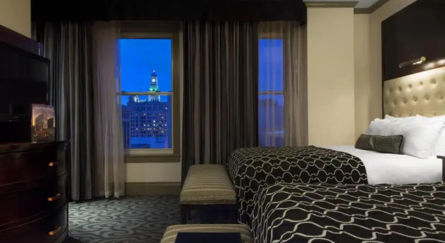 Четырёхместный номер Standard Hotel Blackhawk, Autograph Collection