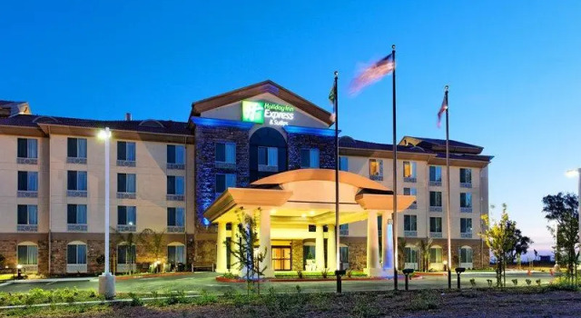 Кровать в общем номере Holiday Inn Express Fresno Northwest - Herndon by IHG
