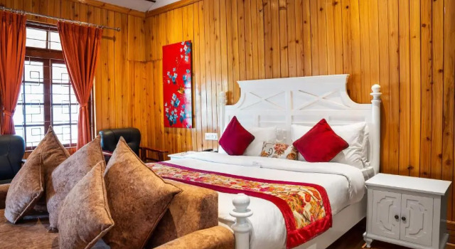 Полулюкс Summit Barsana Resort & Spa