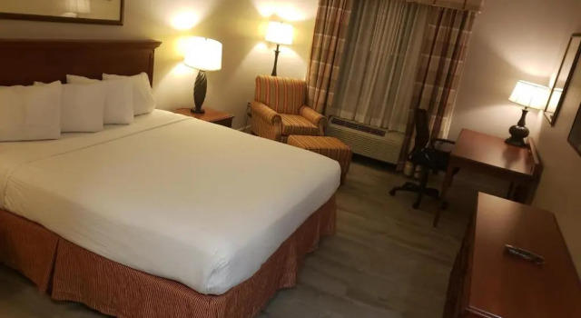 Номер Standard Four Points by Sheraton Bedford Manchester Airport