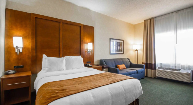 Двухместный люкс Comfort Suites Appleton Airport