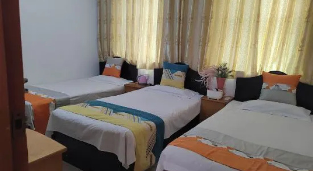 Трёхместный номер Standard Luojiang Rainbow Hotel