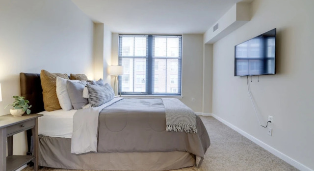 Fantastic 1 Bedroom Condo at Arlington