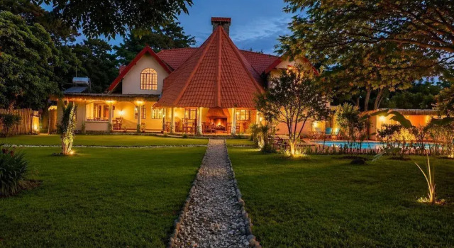 Номер Comfort Kitunduni Lodge