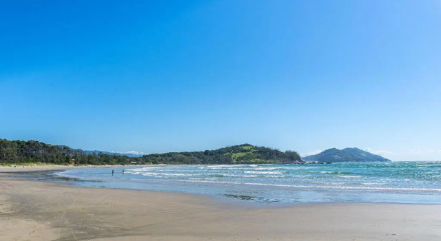 Pé na areia com vista para praia do Ouvidor EGO003, Забронировать Отель Имбитуба Санта-Катарина