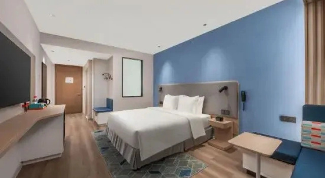 Одноместный люкс c 1 комнатой Holiday Inn Express Taizhou Toumen Port by IHG