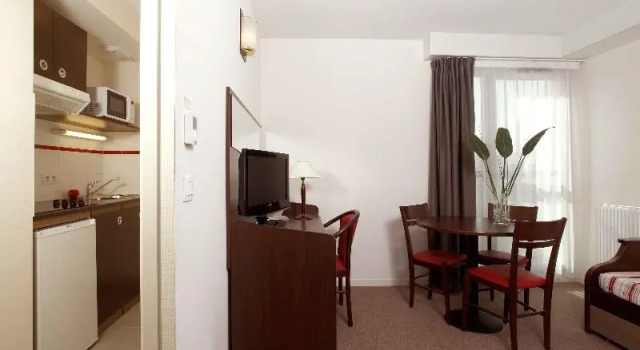 Номер Standard с балконом AppartCity Classic Chalon sur Saone