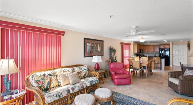501 Beach Place Condos, Забронировать Отель Мадейра-Бич Сент-Пит-Бич, рядом с Мини-гольф Golf Beaches Blacklight Mini Golf