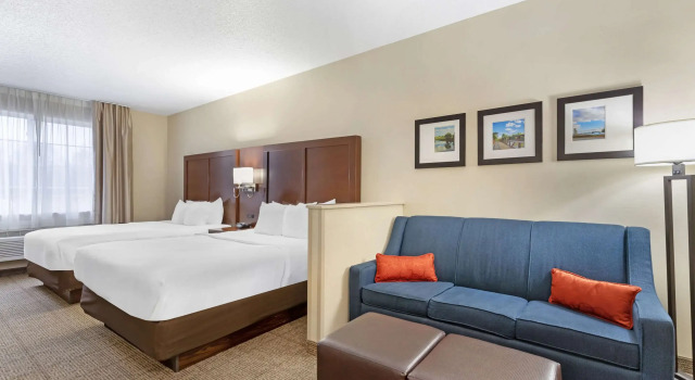 Четырёхместный люкс Comfort Suites Cedar Falls Industrial Park