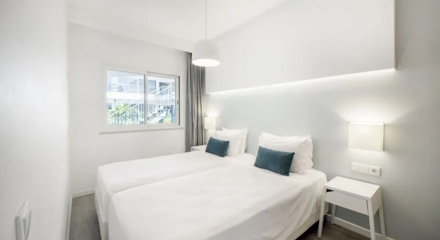 Апартаменты Premium c 1 комнатой с балконом и с видом на бассейн Esteves Apartment - Alvor Center