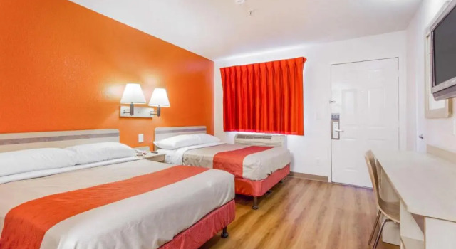Четырёхместный номер Standard Motel 6-Phoenix, AZ - West