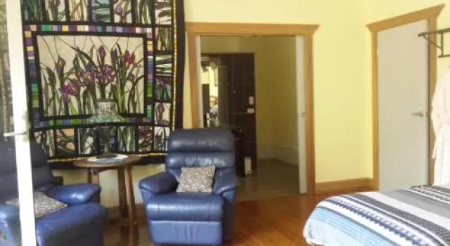 Stringybark Hills Retreat, Book Hotel  