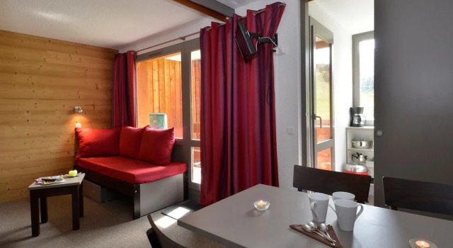 Residence Saintjacques Refurnished Divisible Studio for 4 People of 28 mÂ² on the Slopes Rs201, Prenota Hotel Hotel a Rodano-Alpi con piscina, Piscina