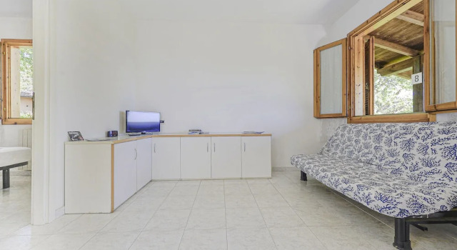 Attractive Bungalow With Covered Terrace Near the Sea, Buchen Sie Hotel Andora Ligurien