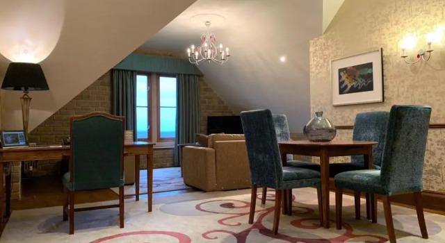 Suite South Lodge Hotel