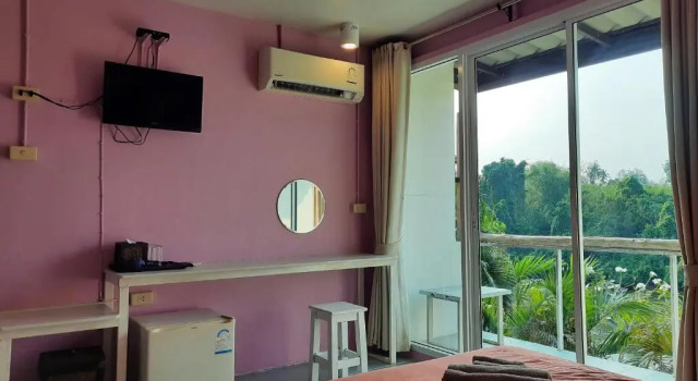 Двухместный номер Standard с балконом Chasorn Riverside Resort