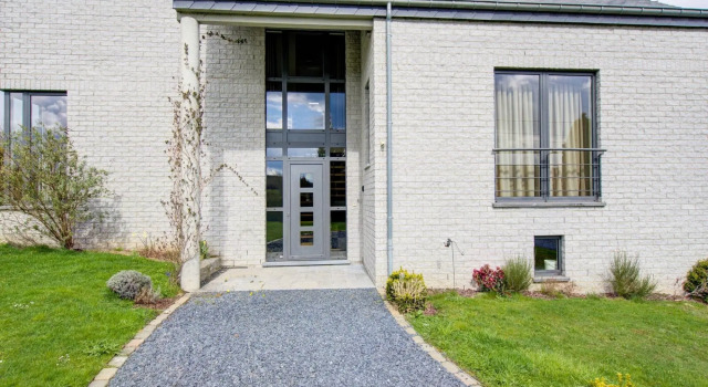 Villa in Houffalize with Infrared Sauna, Bubble Bath, Забронировать Вилла Уффализ 