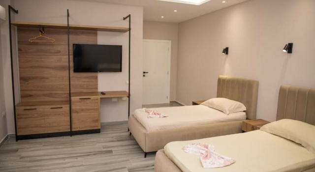 Четырёхместный номер Standard с балконом New Donantelo Hotel
