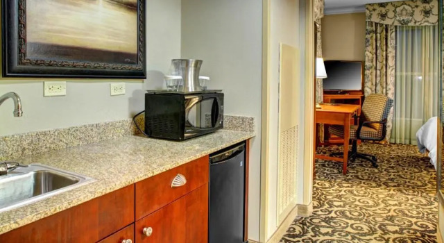 Полулюкс Hilton Columbia Center