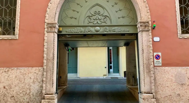 Апартаменты Stunning top Floor Flat in the Heart of Verona - With car Park