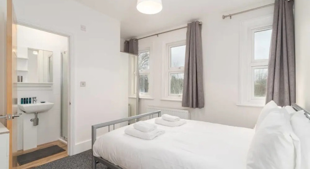 Modern 2 Bed, for 4 Guests in Golders Green!, Забронировать Отель Отели Англии 3 звезды, 3*