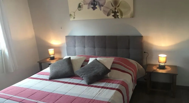 Bed And Breakfast "Les Cigales", Забронировать Отель Салерн Вар