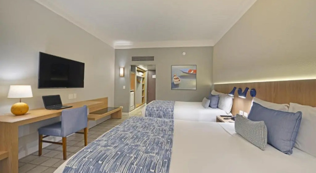 Четырёхместный номер Superior с частичным видом на море Hotel Deville Prime Salvador
