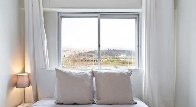 Large Contemporary 3 Bedroom Apartment